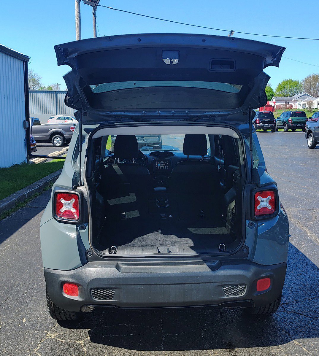Used 2018 Jeep Renegade Altitude w/ Popular Equipment Group FWD image 13
