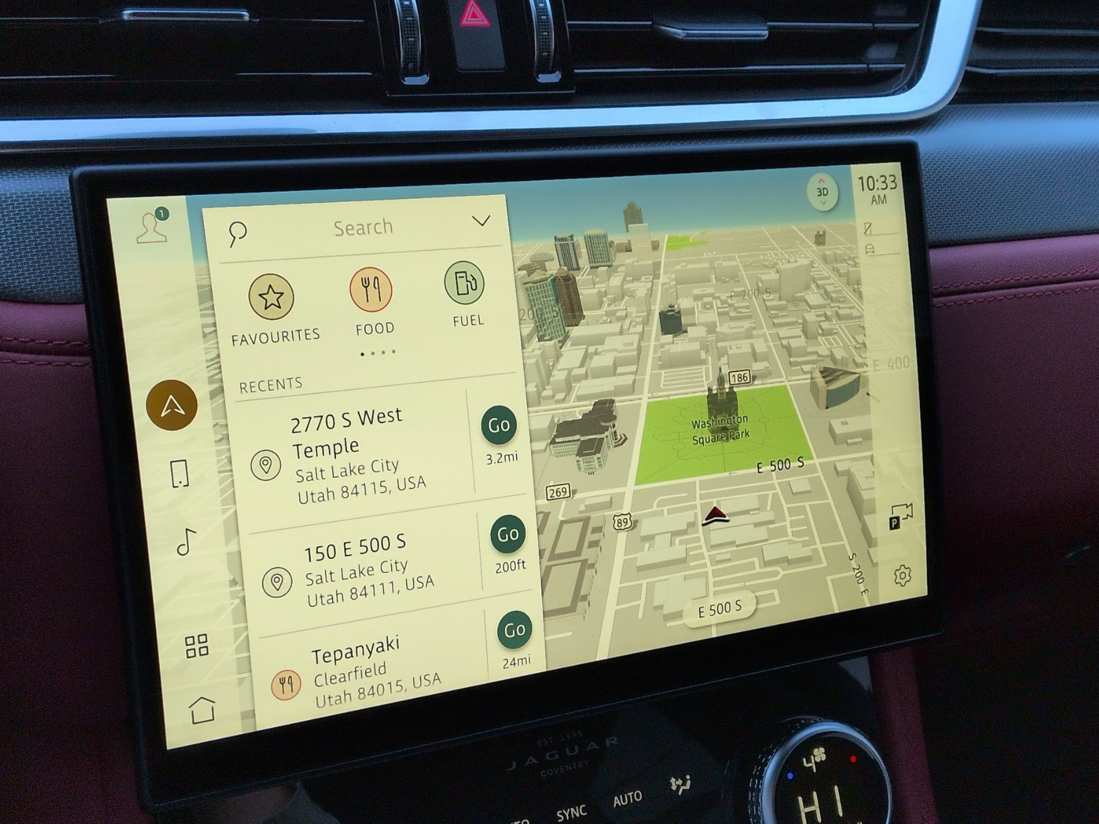 Used 2024 Jaguar F-PACE SVR image 21