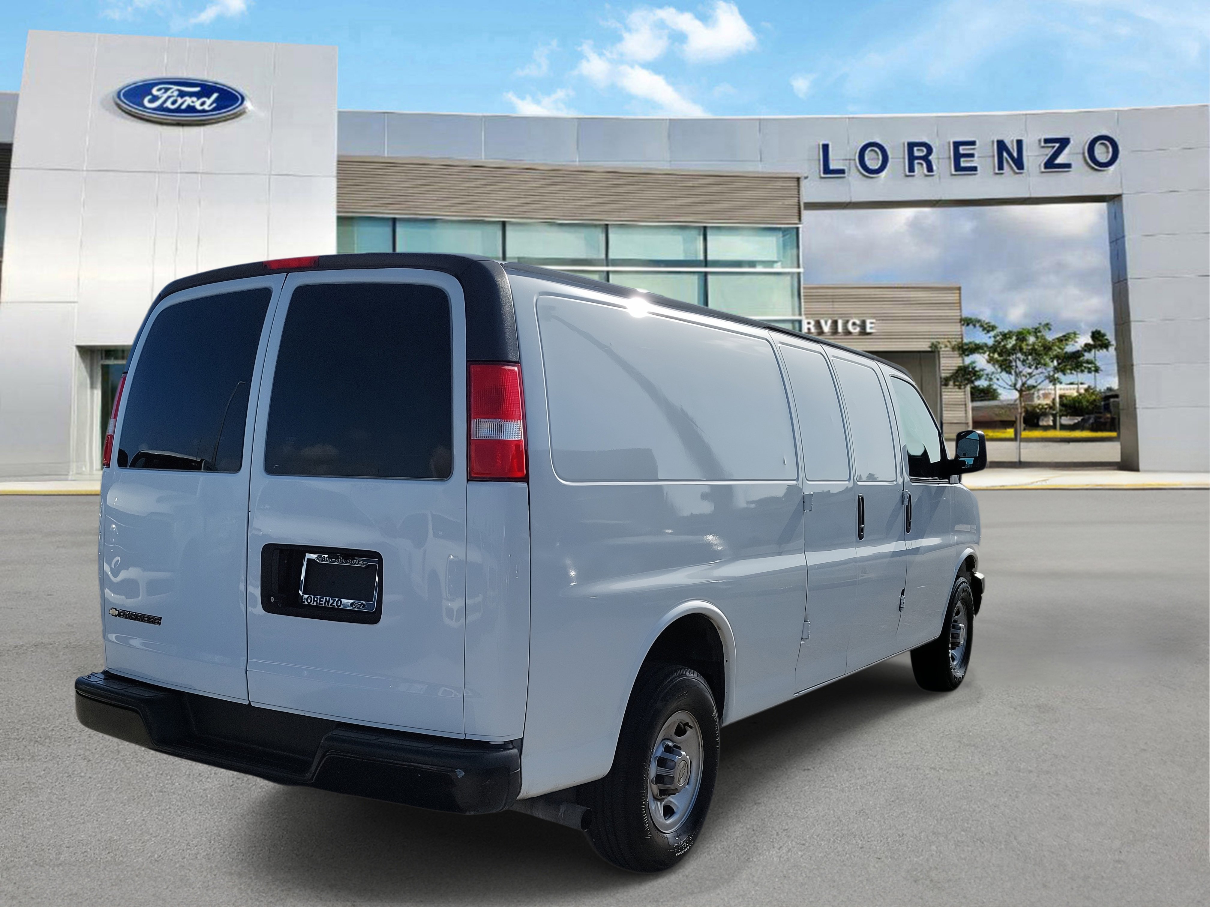 Used 2021 Chevrolet Express 2500 Extended w/ Driver Convenience Package image 5