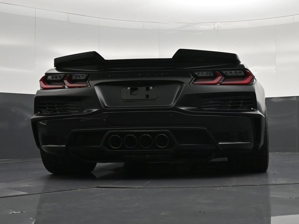Used 2025 Chevrolet Corvette Z06 RWD image 27