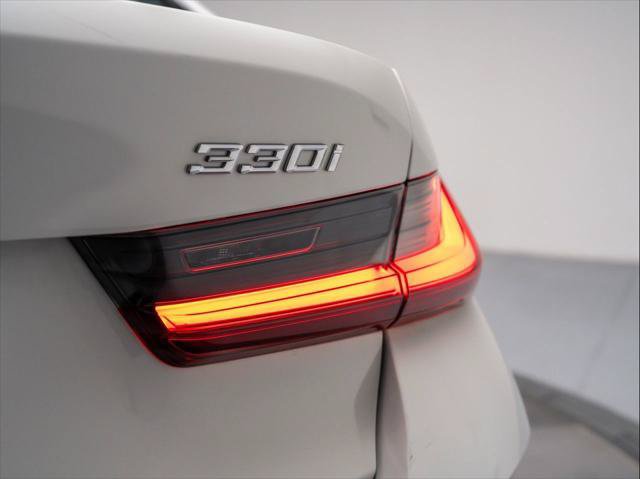 Used 2024 BMW 330i Sedan w/ Premium Package RWD image 31
