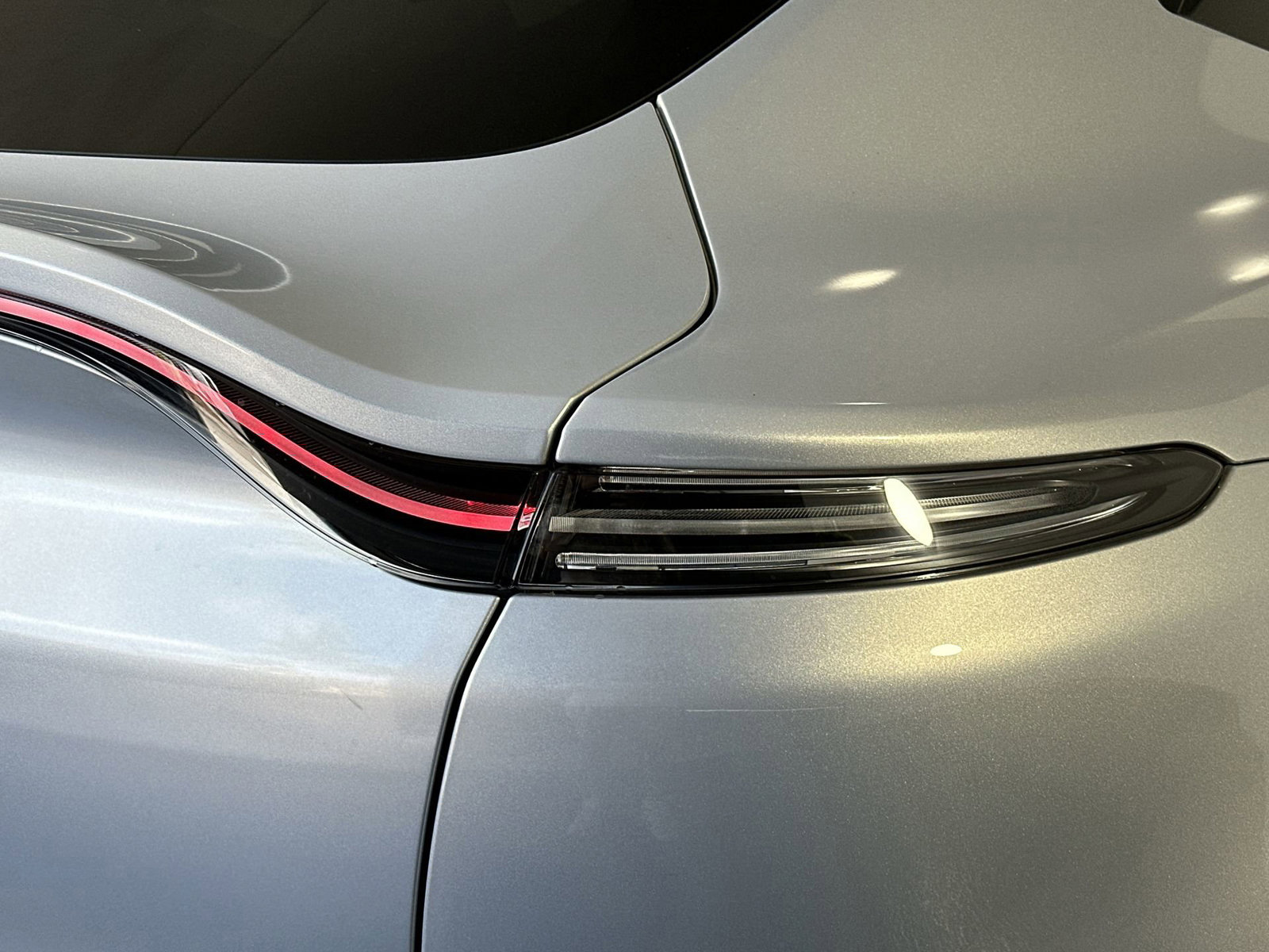 Used 2023 Aston Martin DBX image 26