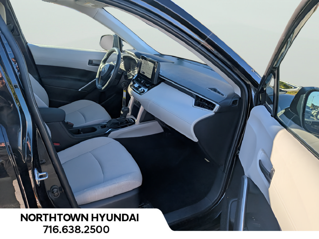 Used 2024 Toyota Corolla Cross L AWD/4WD image 29
