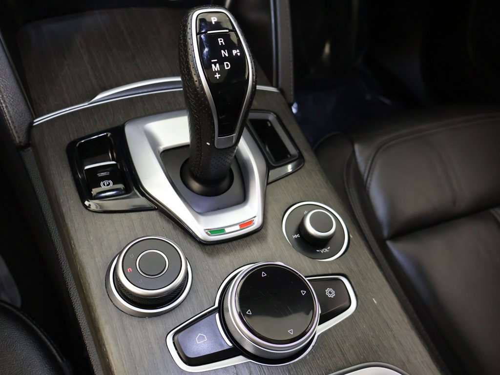 Used 2022 Alfa Romeo Stelvio Ti image 52