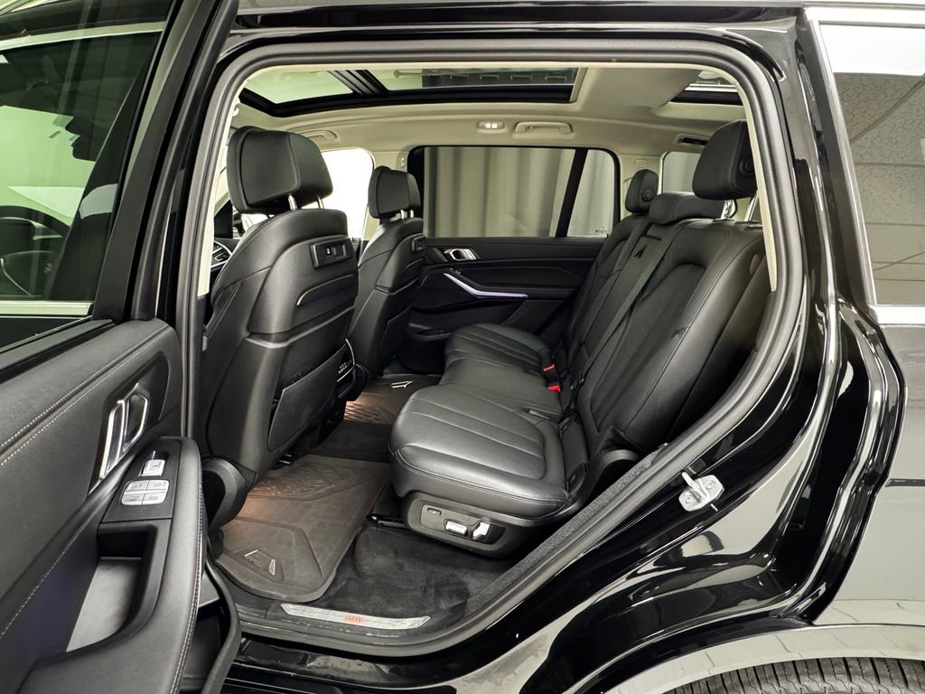 Used 2022 BMW X7 xDrive40i w/ Executive Package image 12