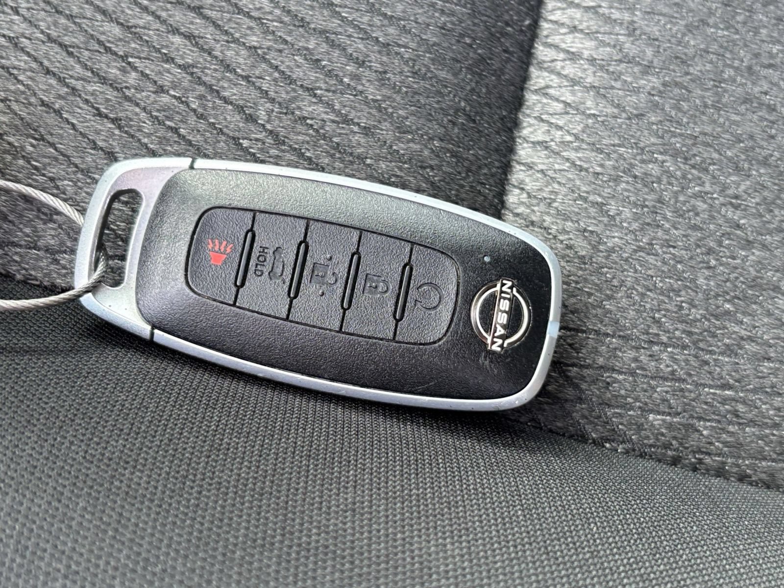 Used 2025 Nissan Rogue SV FWD image 20