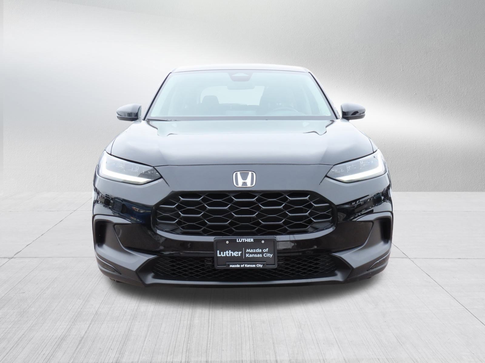 Used 2025 Honda HR-V LX image 2