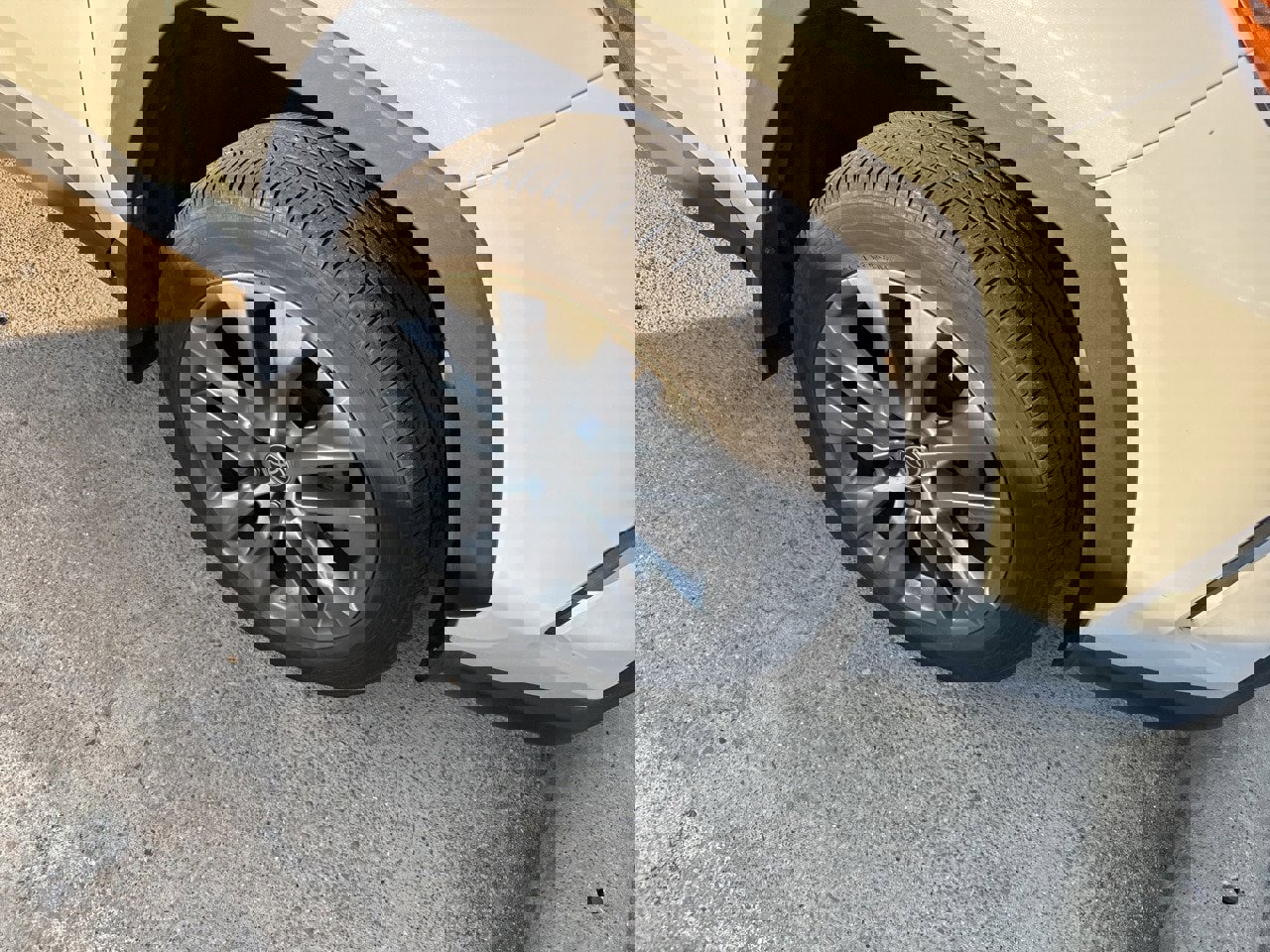 Used 2024 Toyota RAV4 XLE Premium image 9