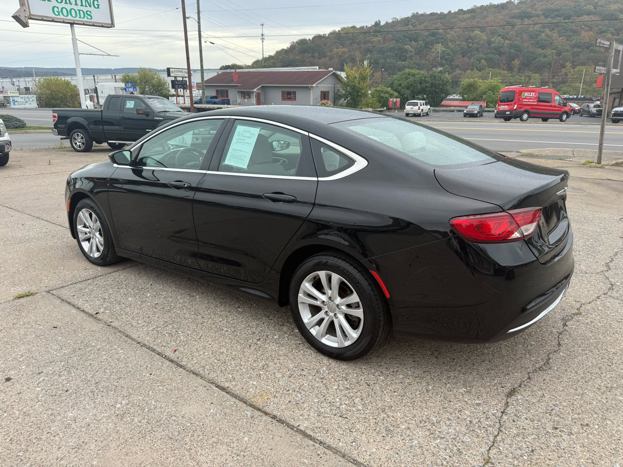 Used 2015 Chrysler 200 Limited image 9