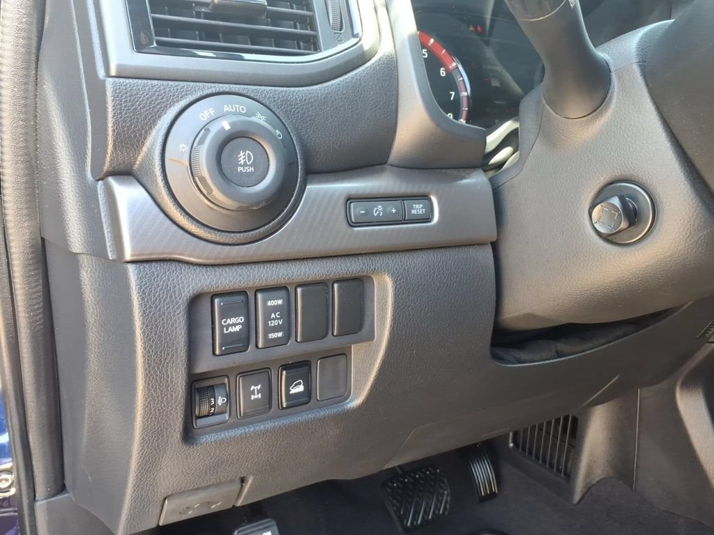 Used 2023 Nissan Titan PRO-4X w/ Pro-4x Convenience Package AWD/4WD image 23