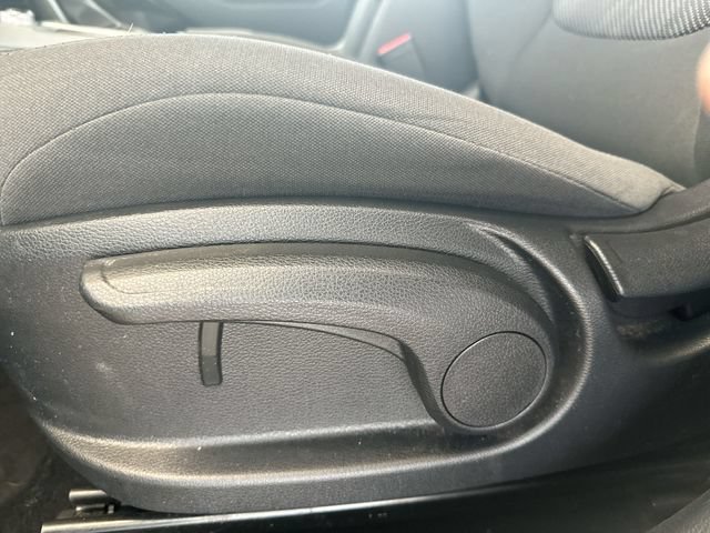Certified 2025 Kia Seltos LX AWD/4WD image 16