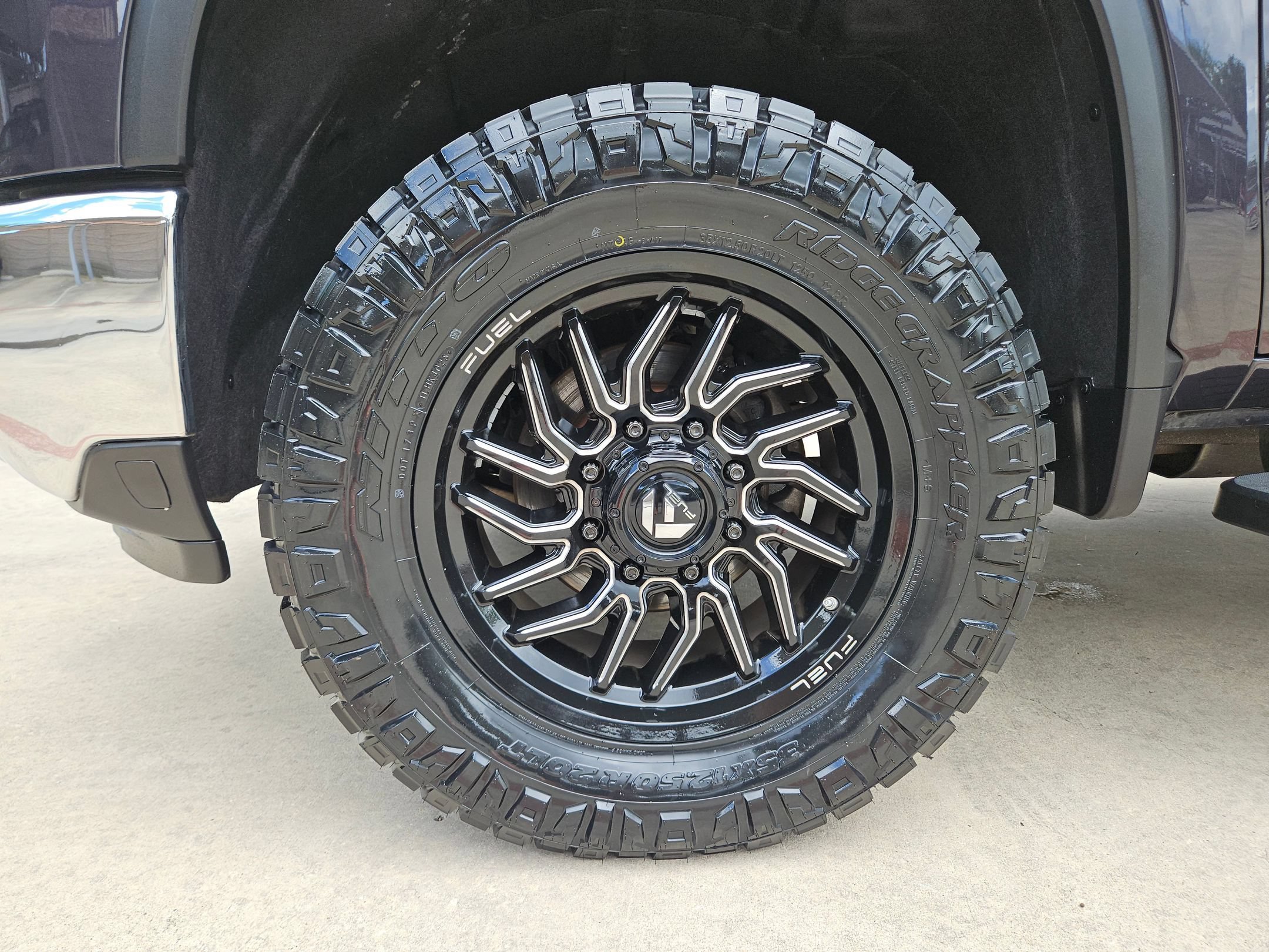 Used 2024 Chevrolet Silverado 2500 LTZ w/ LTZ Plus Package AWD/4WD image 31