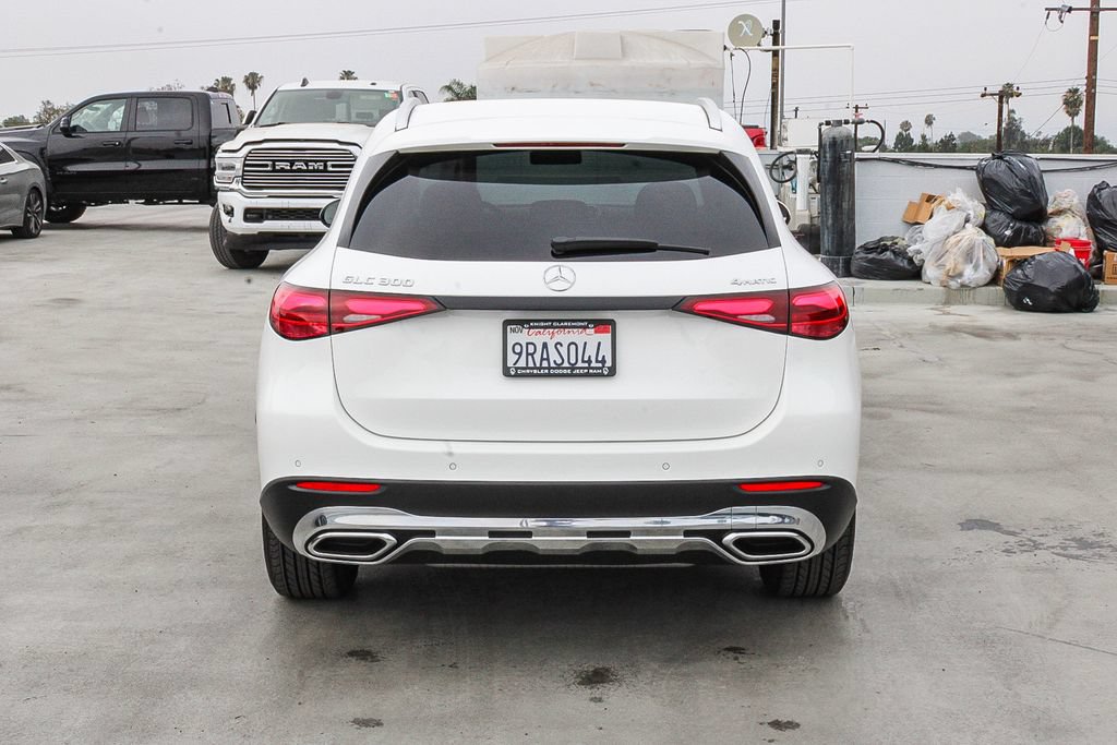 Used 2025 Mercedes-Benz GLC 300 4MATIC image 7
