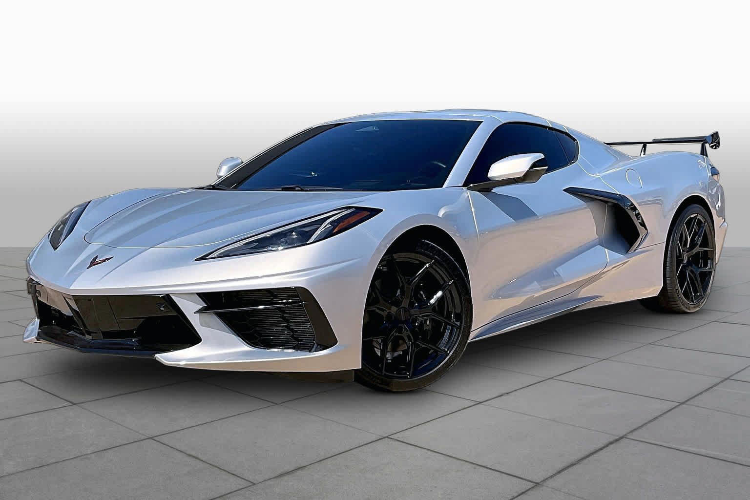 Used 2024 Chevrolet Corvette Stingray Premium Cpe w/ 3LT RWD image 2