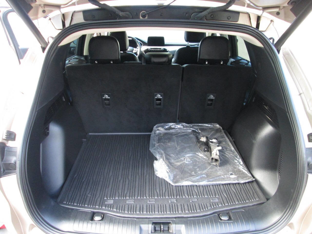 Used 2020 Ford Escape SEL image 18