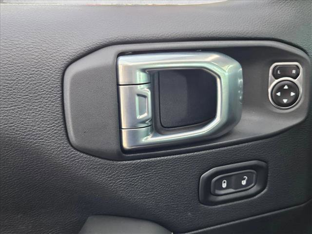 Used 2025 Jeep Gladiator Sport image 9