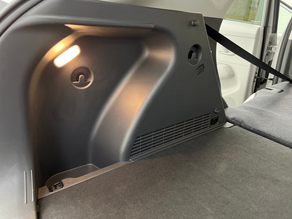 Used 2025 Hyundai Kona SEL FWD image 37