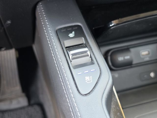 Certified 2022 Kia Telluride EX w/ EX Premium Package AWD/4WD image 37