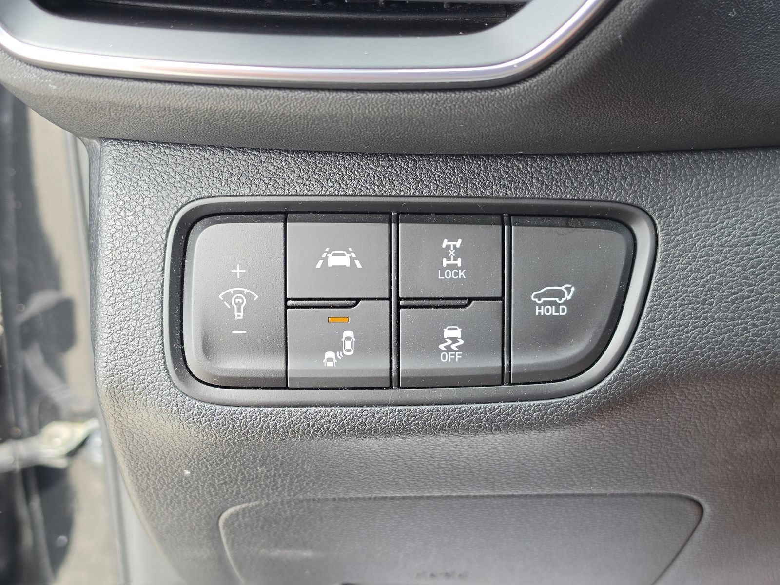 Used 2019 Hyundai Santa Fe AWD w/ Cargo Package image 31