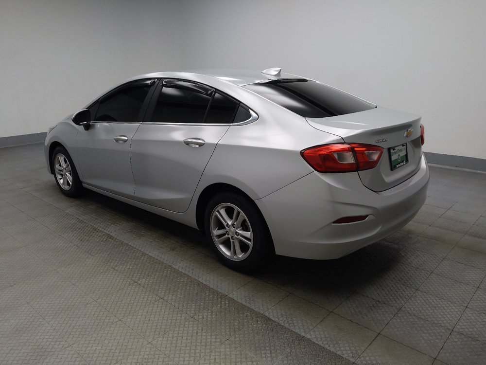 Used 2018 Chevrolet Cruze LT FWD image 3
