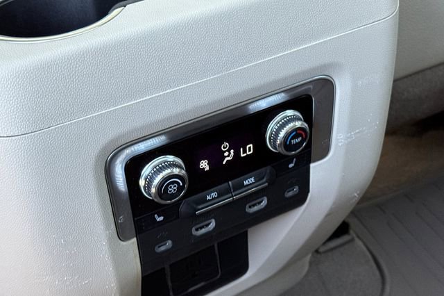 Used 2021 GMC Yukon Denali w/ Denali Ultimate Package AWD/4WD image 45