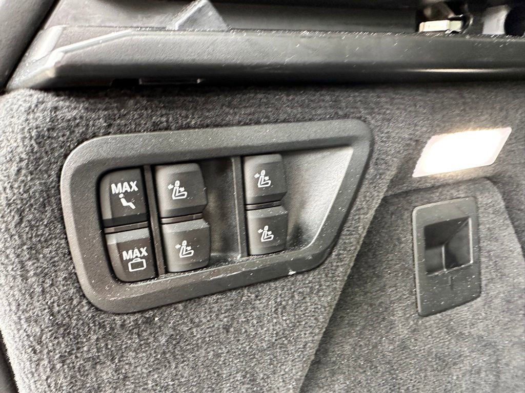 Used 2024 BMW X7 xDrive40i image 12