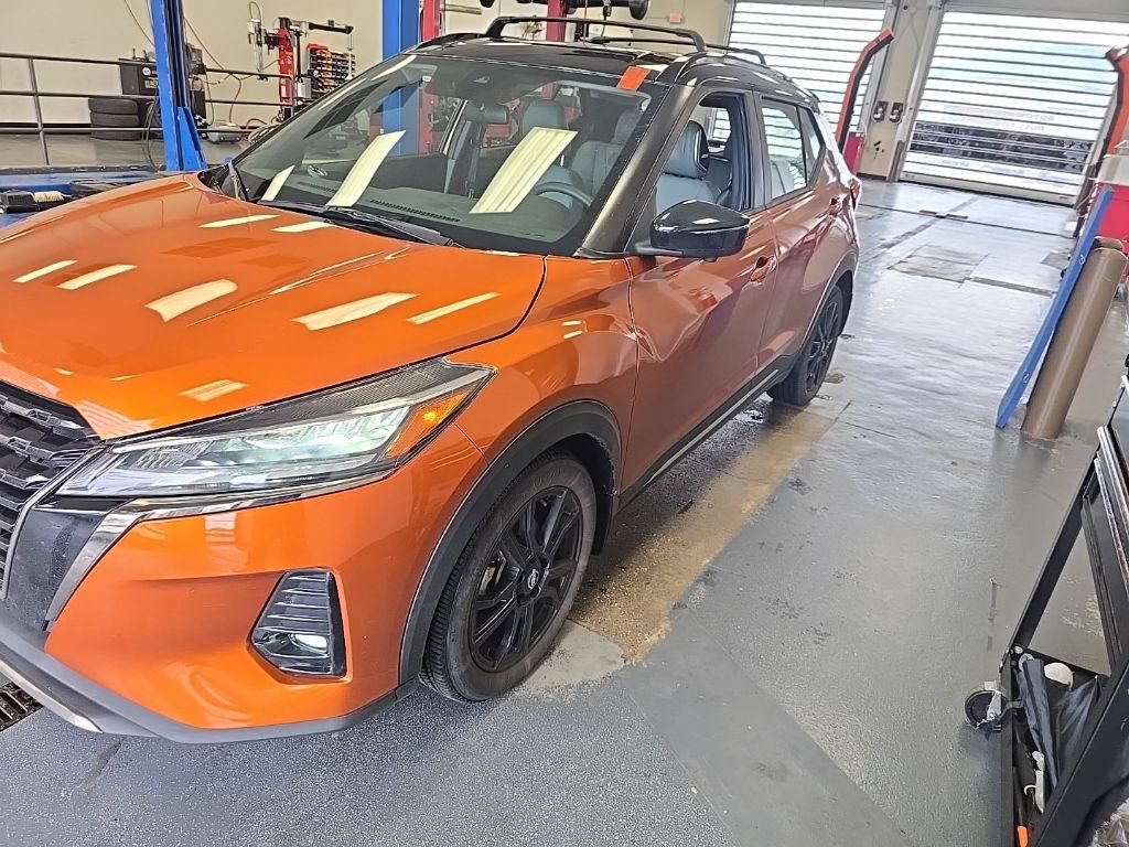 Used 2024 Nissan Kicks SR w/ SR Premium Package FWD image 1