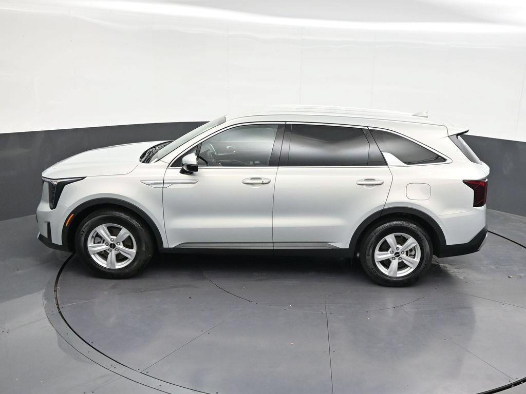 Used 2026 Kia Sorento LX FWD image 19