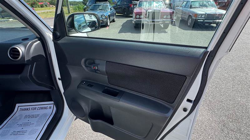 Used 2008 Scion xB FWD image 38