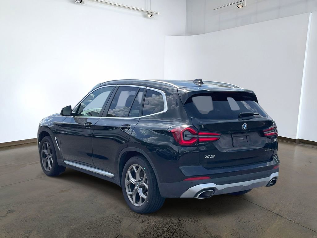Used 2022 BMW X3 xDrive30i w/ Convenience Package AWD/4WD image 3