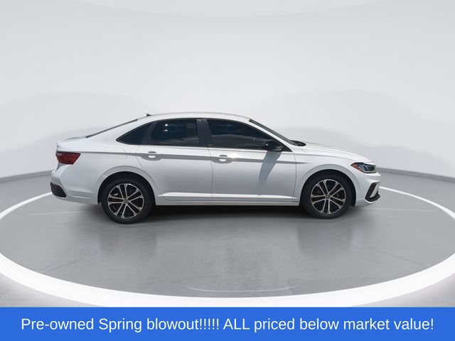 Used 2025 Volkswagen Jetta Sport FWD image 9
