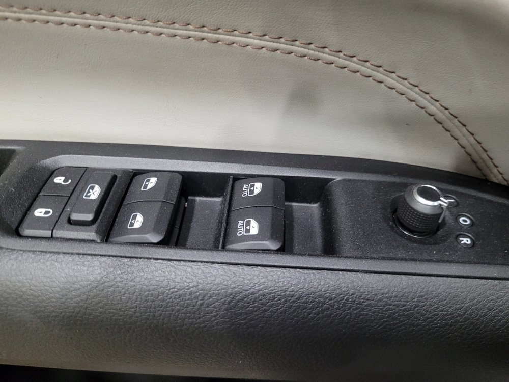 Used 2022 Jeep Compass Limited w/ Sun and Sound Group AWD/4WD image 27