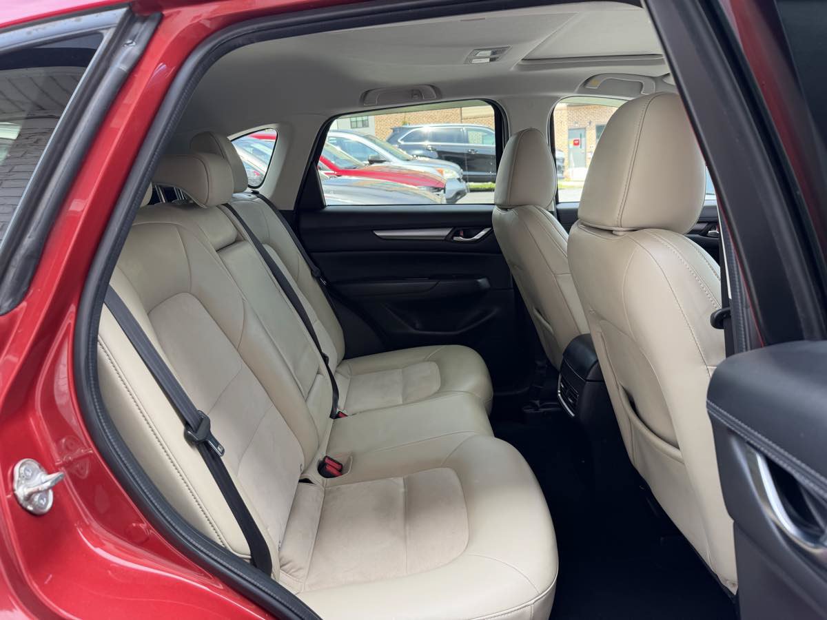 Used 2018 MAZDA CX-5 Touring w/ Preferred Equipment Package FWD image 12