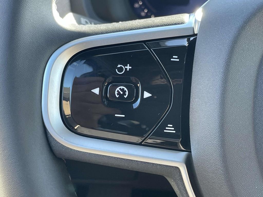 New 2026 Volvo XC90 B5 Core image 11