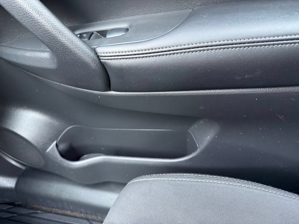 Used 2017 Nissan Rogue SV w/ SV Premium Package FWD image 28