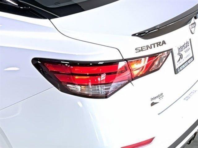 Used 2025 Nissan Sentra SR w/ SR Premium Package FWD image 10