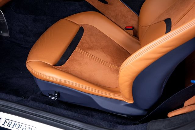 Used 2026 Ferrari Roma Spider RWD image 23