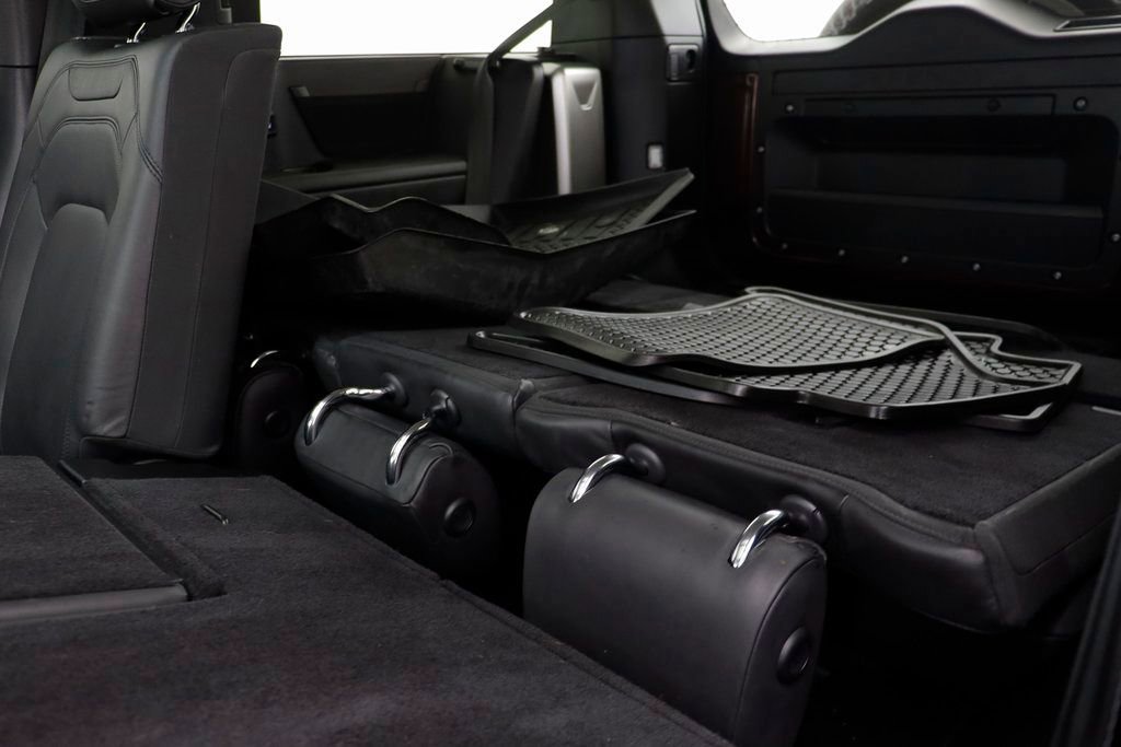 Used 2023 Land Rover Defender 130 First Edition image 16