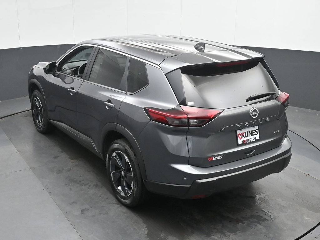 Used 2025 Nissan Rogue SV AWD/4WD image 38
