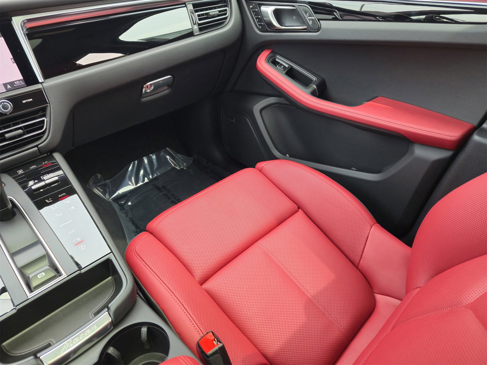 New 2025 Porsche Macan image 20