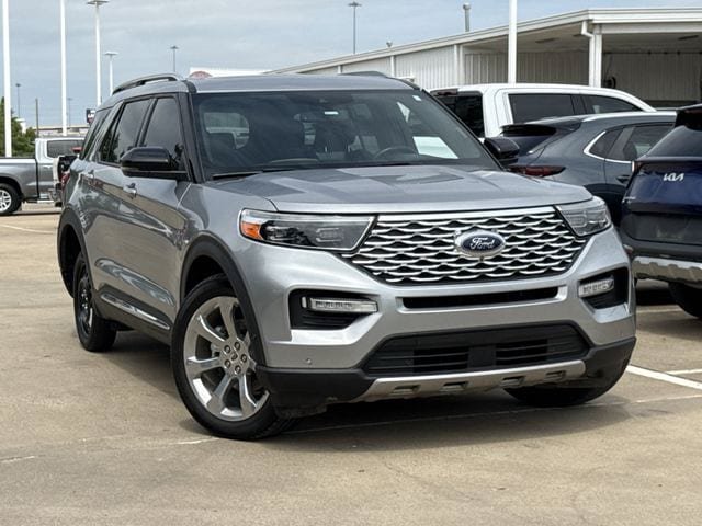 Used 2020 Ford Explorer Platinum w/ Premium Technology Package AWD/4WD image 2