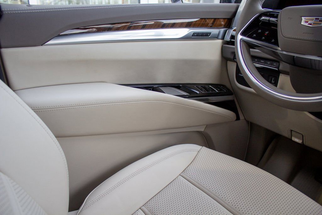Used 2026 Cadillac Escalade Platinum Sport w/ LPO, Floor Liner Package image 20