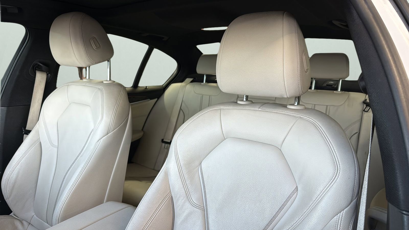 Used 2019 BMW 540i w/ M Sport Package RWD image 9