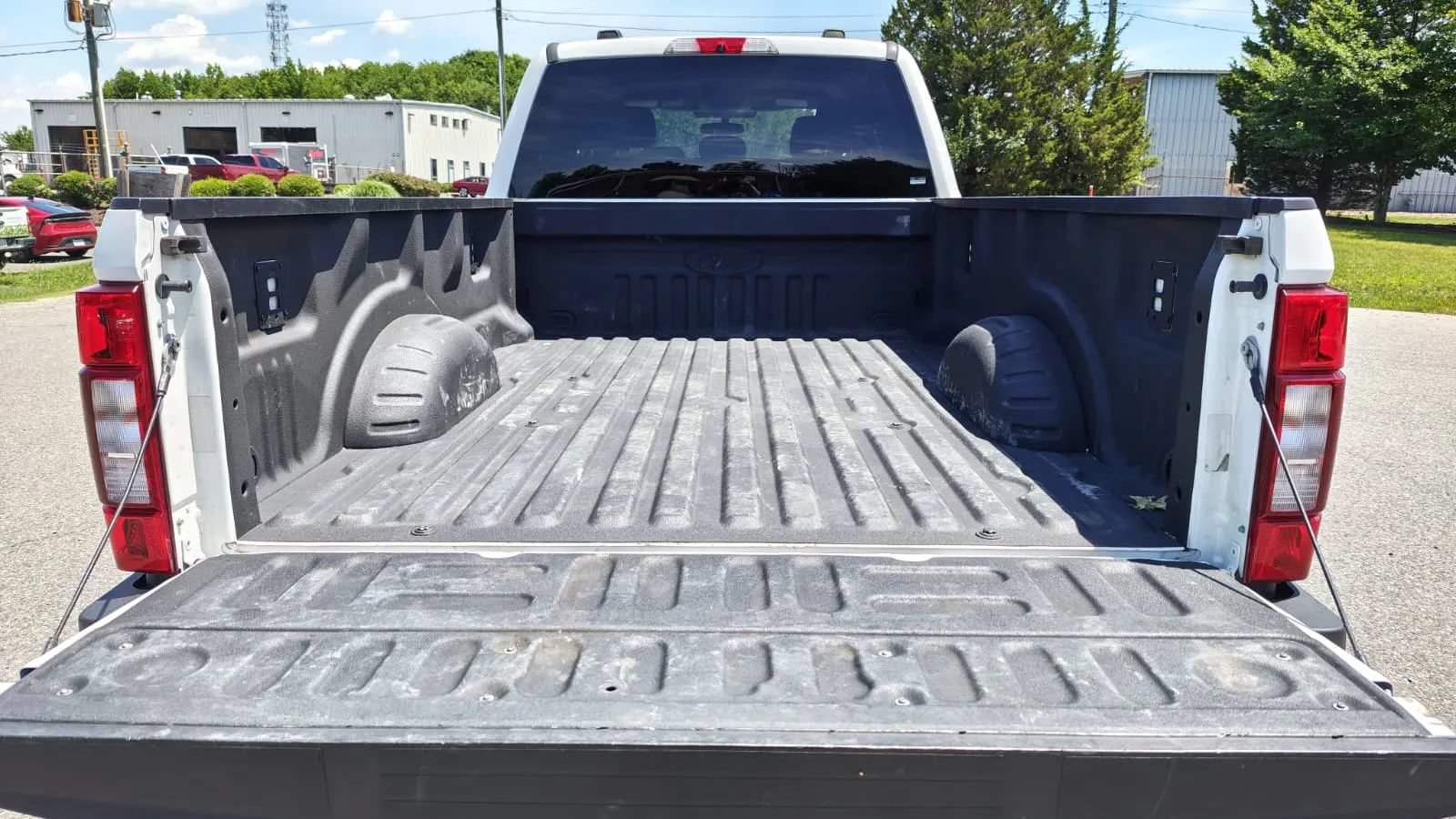 Used 2022 Ford F350 XLT w/ Black Appearance Package AWD/4WD image 18