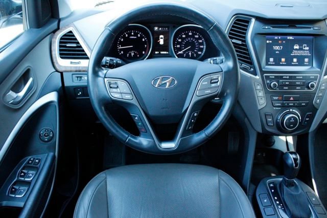 Used 2017 Hyundai Santa Fe Limited AWD/4WD image 16