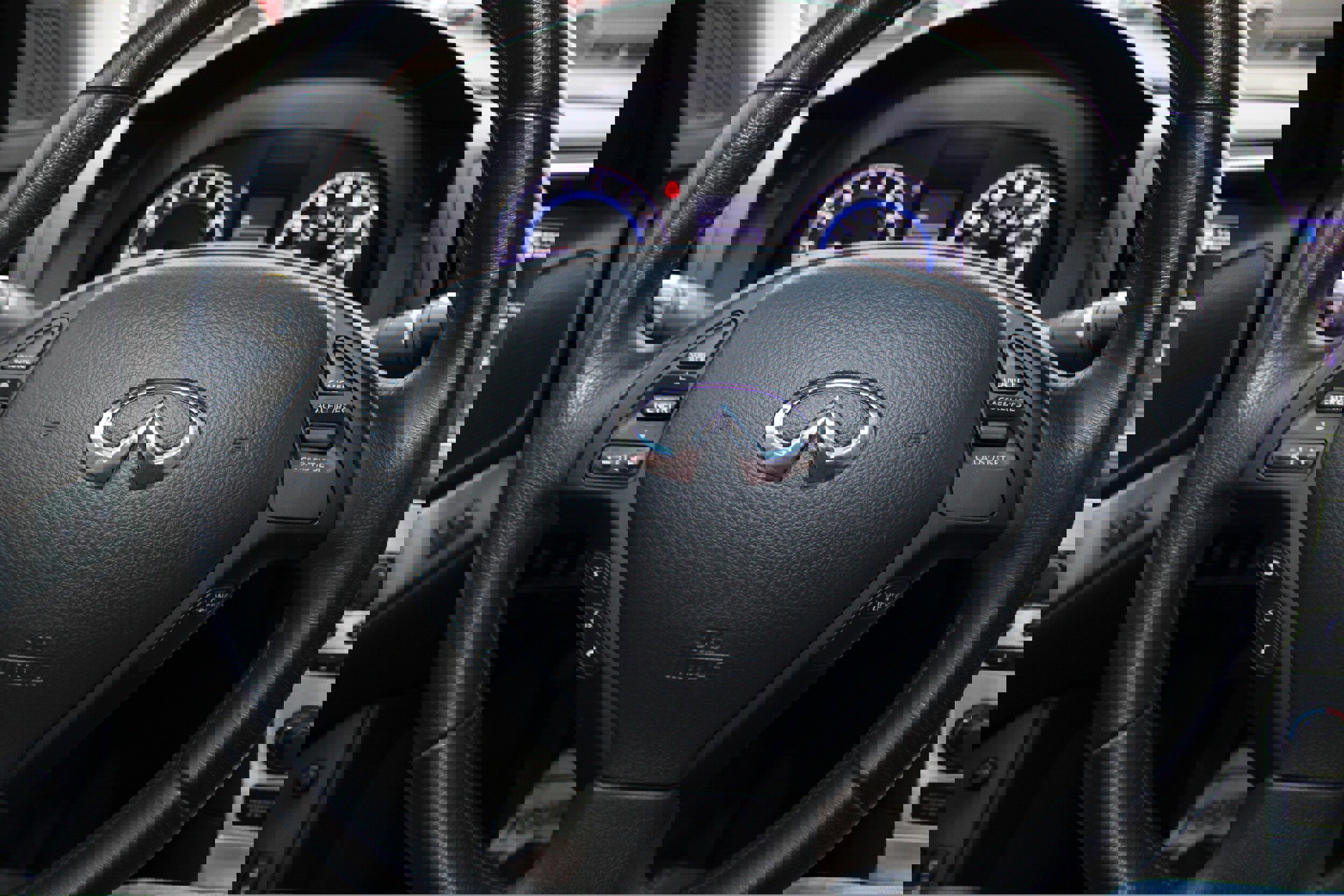 Used 2013 INFINITI G37 Journey w/ Premium Pkg image 17