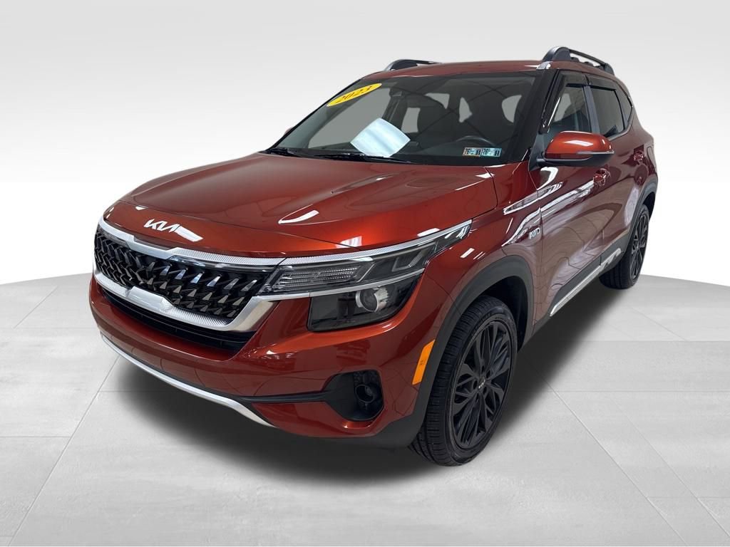 Used 2023 Kia Seltos Nightfall Edition image 2
