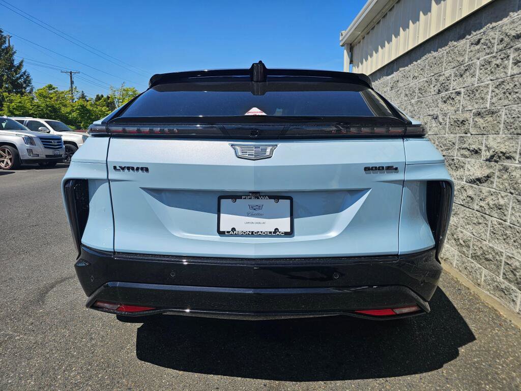 New 2026 Cadillac Lyriq Signature Sport w/ LPO, ONYX Package AWD/4WD image 6