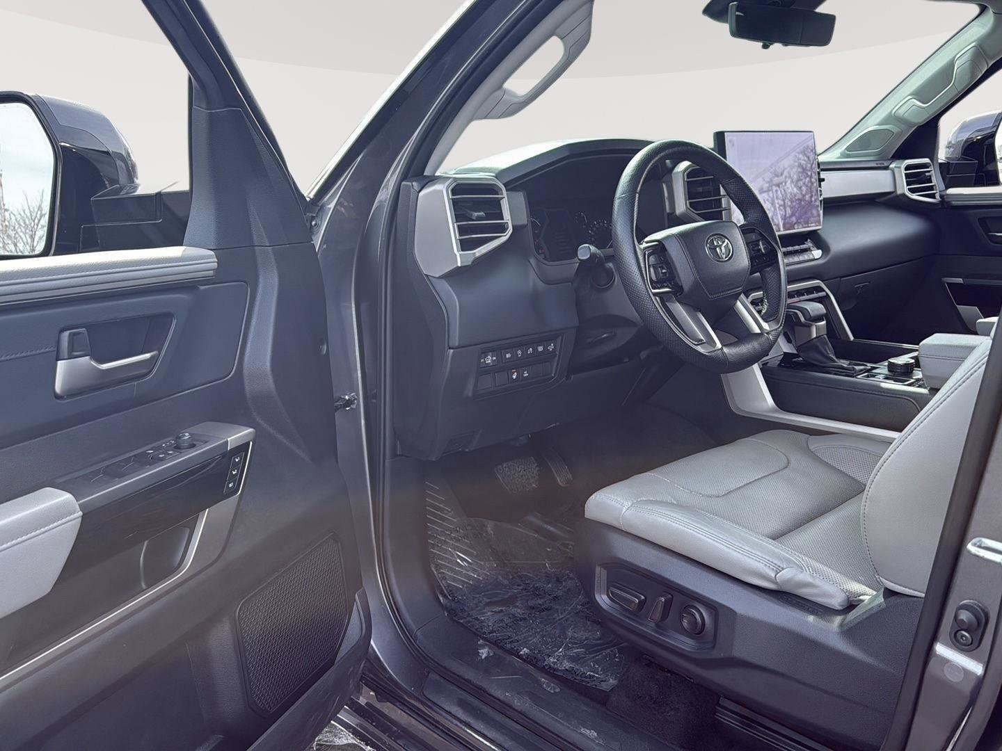Used 2022 Toyota Tundra Limited AWD/4WD image 2