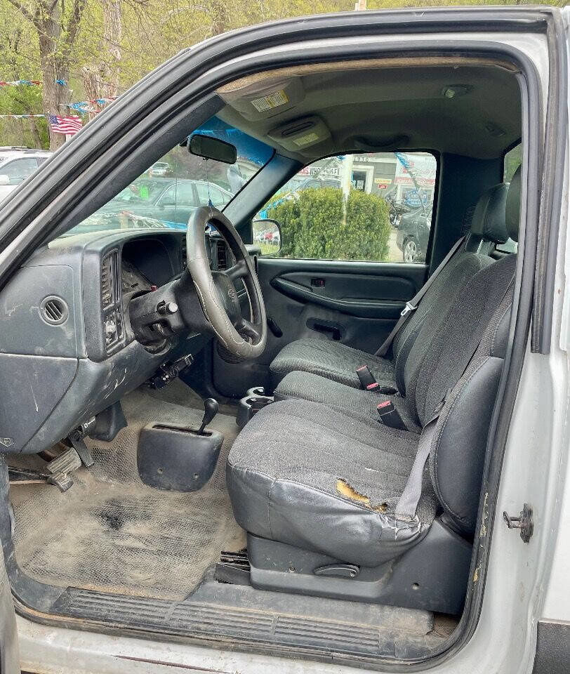 Used 2002 Chevrolet Silverado 2500 4x4 Regular Cab image 15